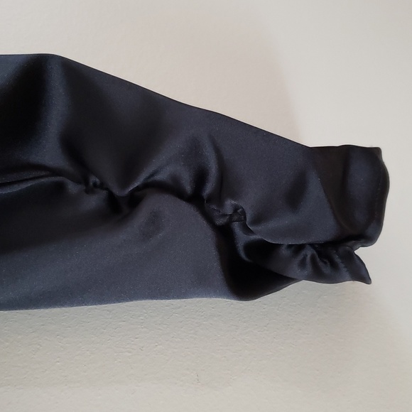 House of Harlow satiny keyhole top - Picture 4 of 8